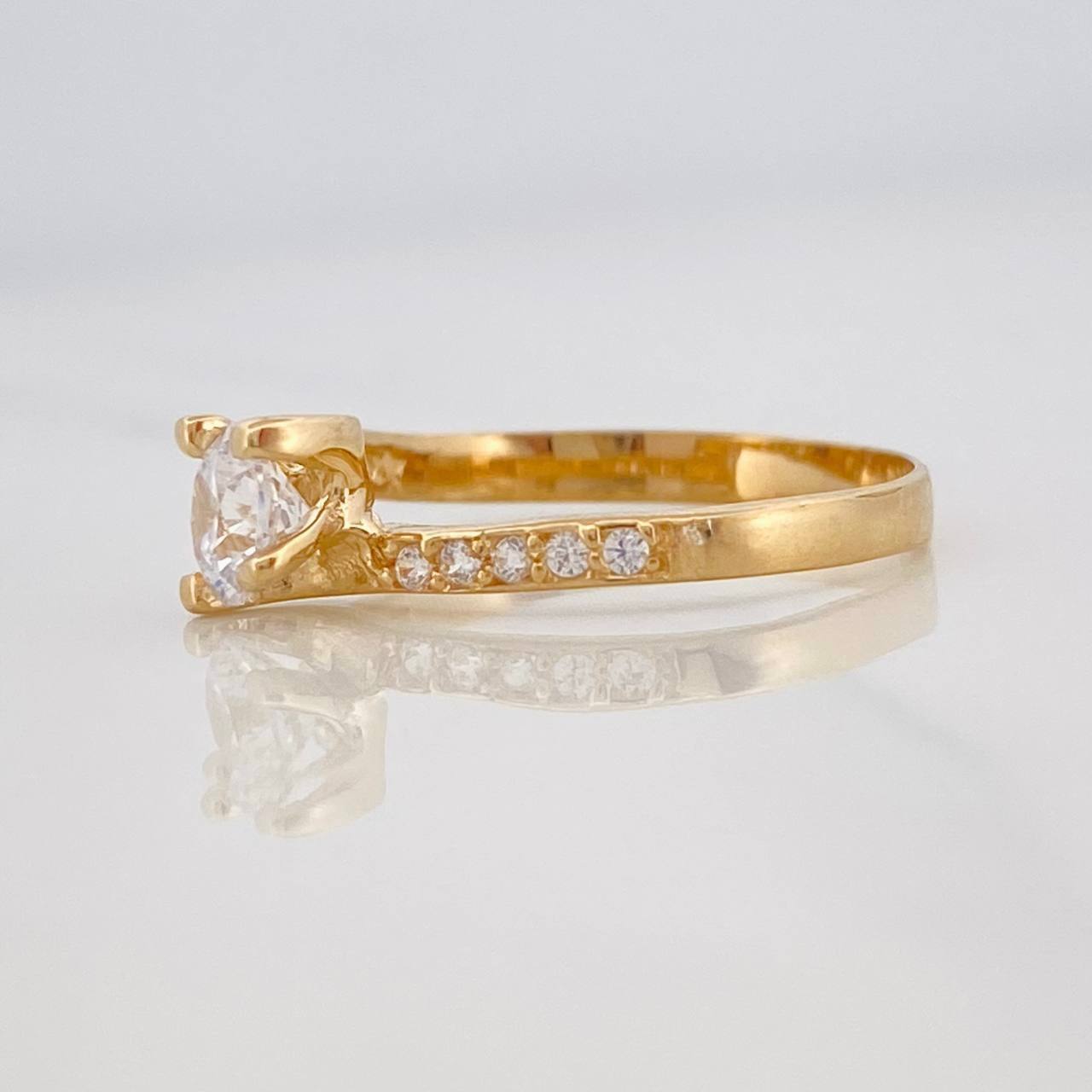 Anillo Solitario 1.8g / T6 1/4 Oro Amarillo 18K