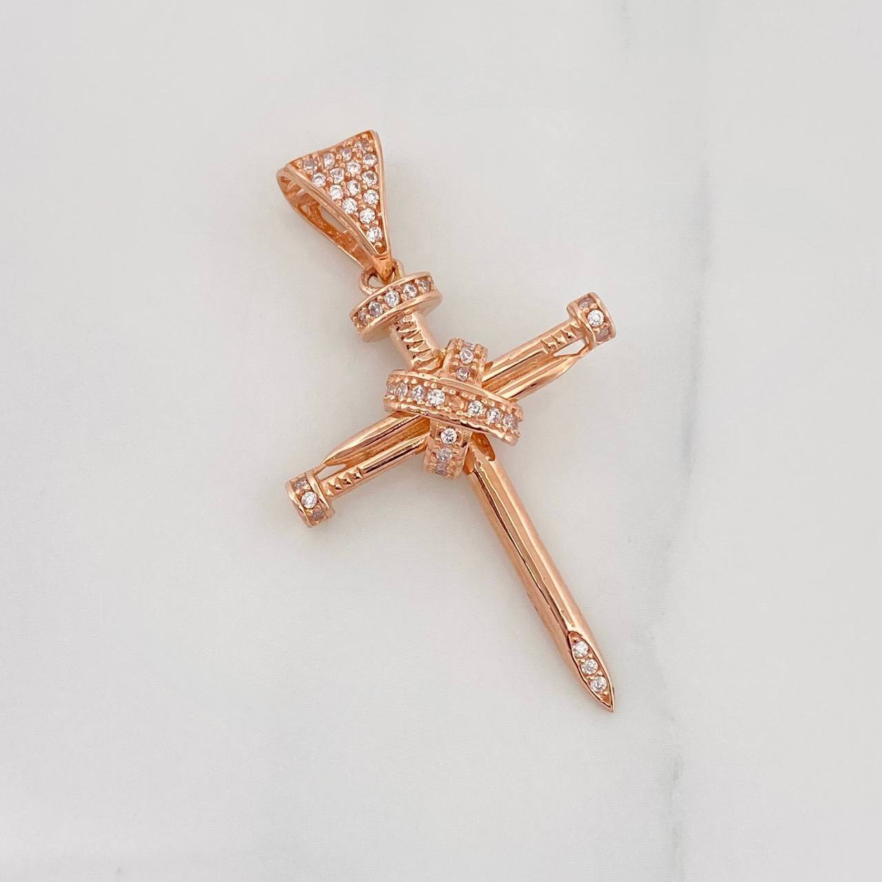 Dije Cruz Clavo 3.35g / 1 1/2 in Oro Rosa 18K