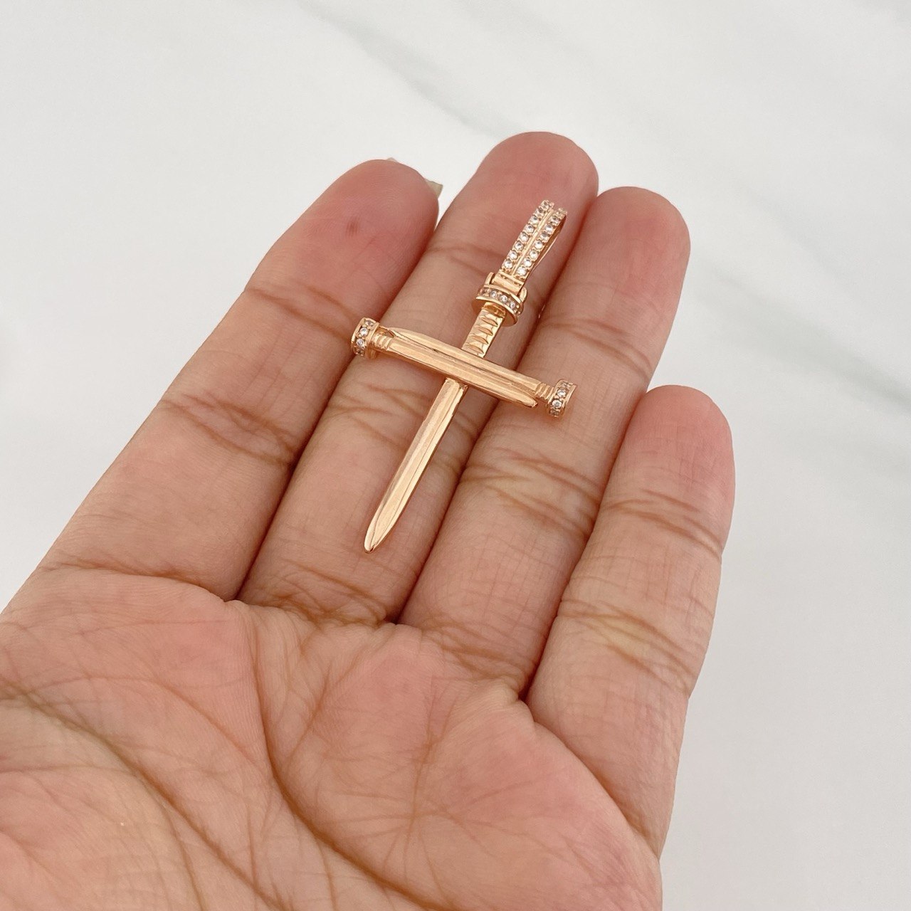 Dije Cruz Clavo 3.95g / 2 in Oro Rosa 18K