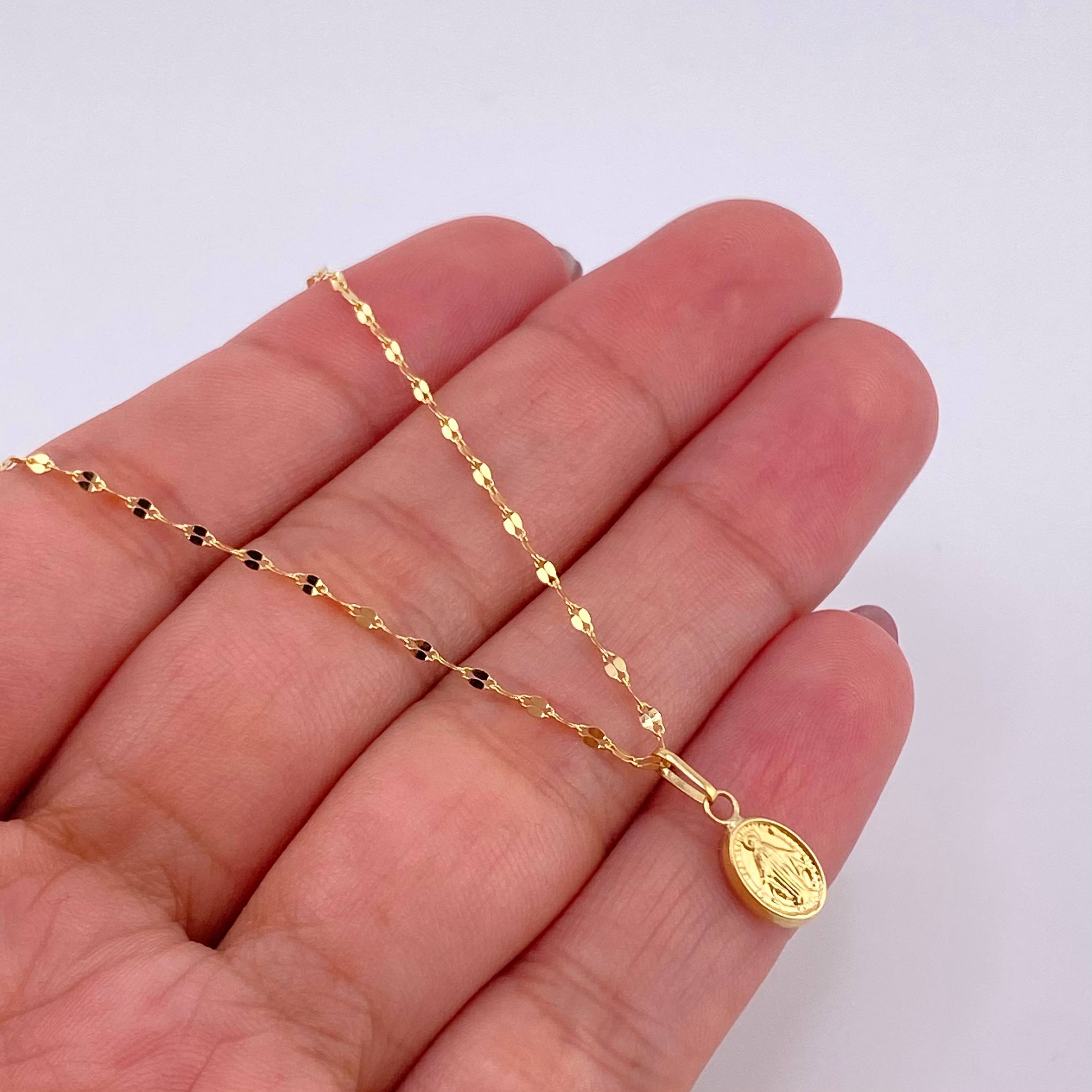 Set Cadena Flor Espejo + Dije Virgen Milagrosa / 1.2g / 18 in Oro Amarillo 18K