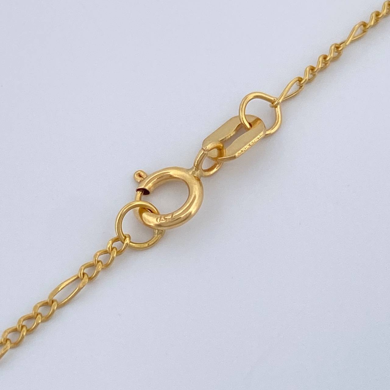 Cadena Figaro 1.05gr / 17 1/2 in / 1.28mm Oro Amarillo +1 18K %