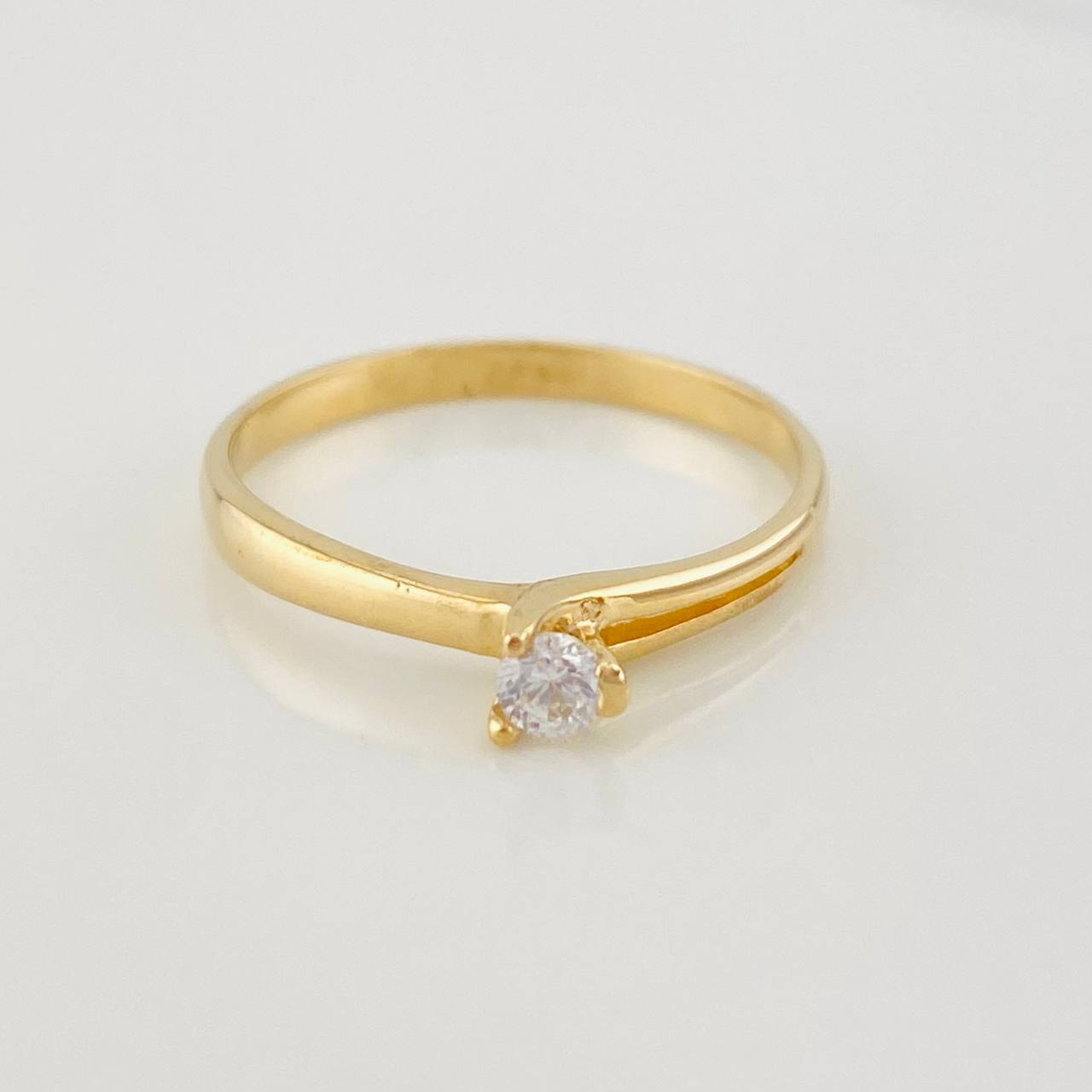 Solitaire Ring 1.95g / T7 Yellow Gold 18K
