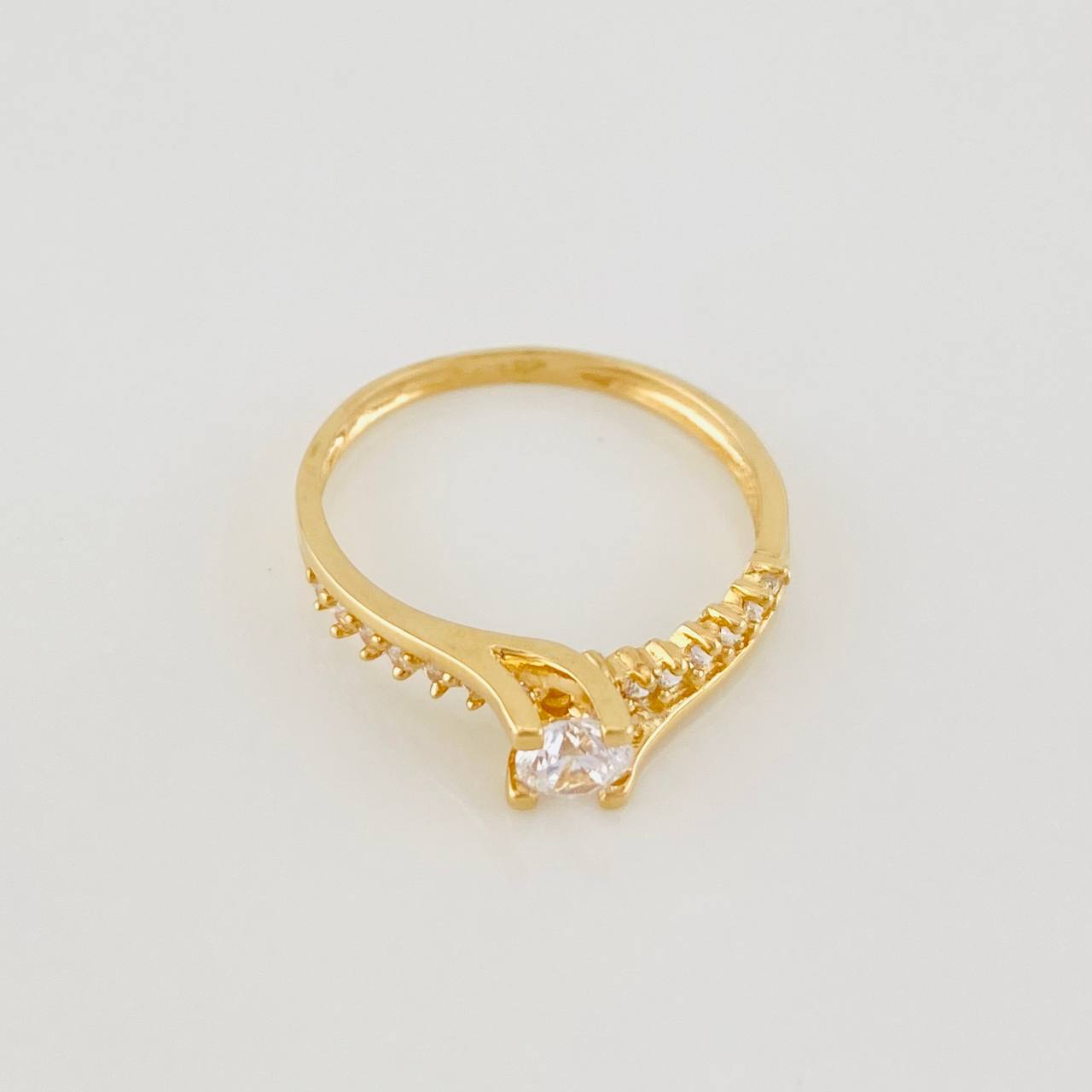 Curved Solitaire Ring 1.75g / T5 3/4 Yellow Gold 18K