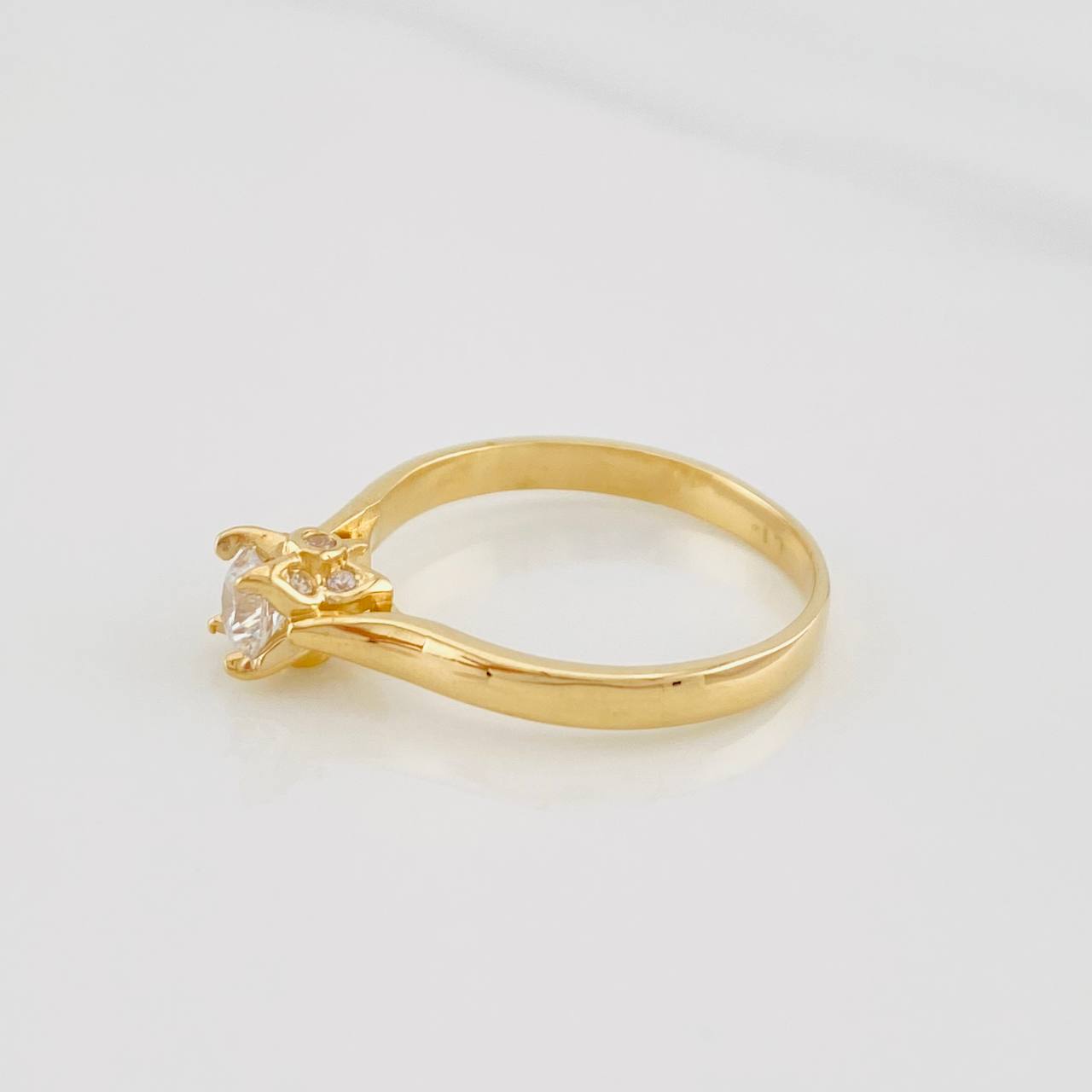 Butterfly Solitaire Ring 2.4g / T6 Yellow Gold 18K