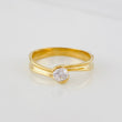Curved Solitaire Ring 2.1g / T5 1/2 Yellow Gold 18K