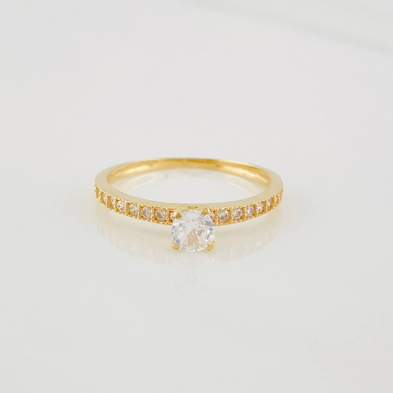 Churumbela Solitaire Ring 1.4g / T6 Yellow Gold 18K
