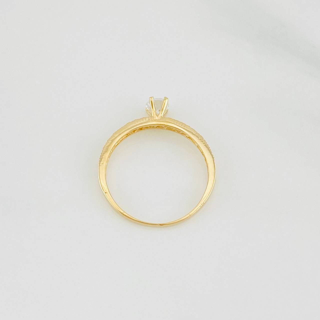 Churumbela Solitaire Ring 1.4g / T6 Yellow Gold 18K