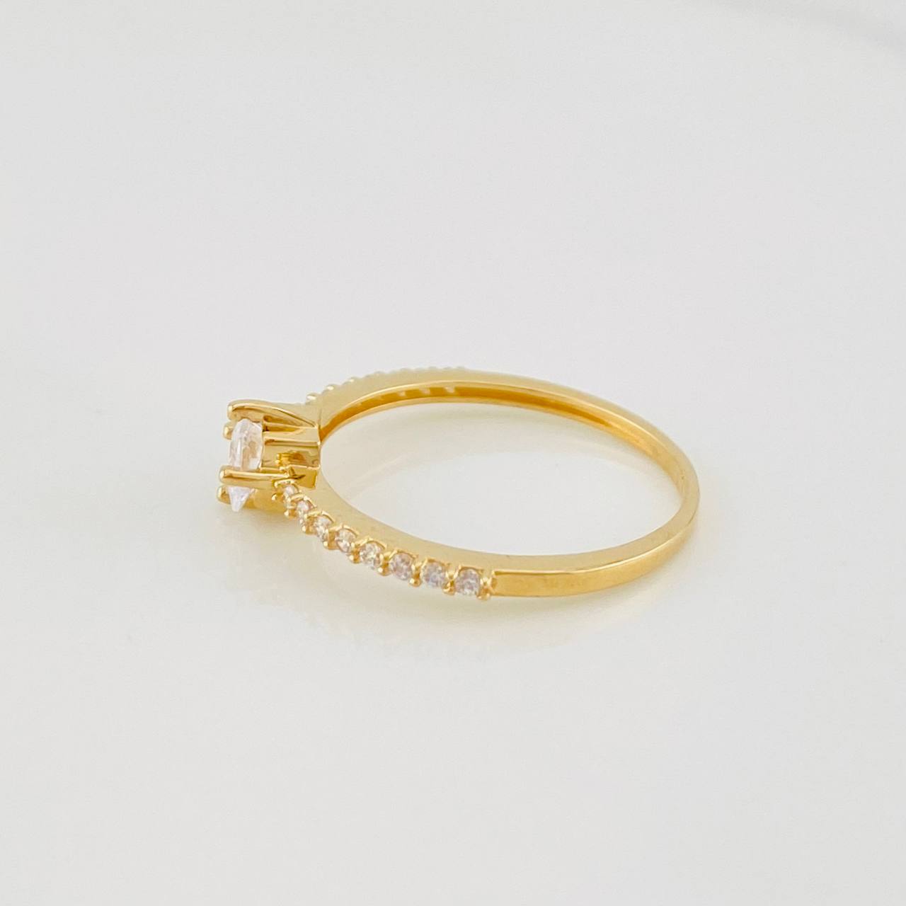 Square Solitaire Ring 1.8g / T6 1/4 Yellow Gold 18K
