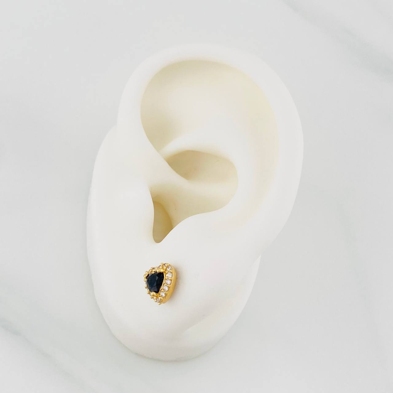Topos Halo Corazón 1.7g / in / 6.7mm Oro Amarillo 18K