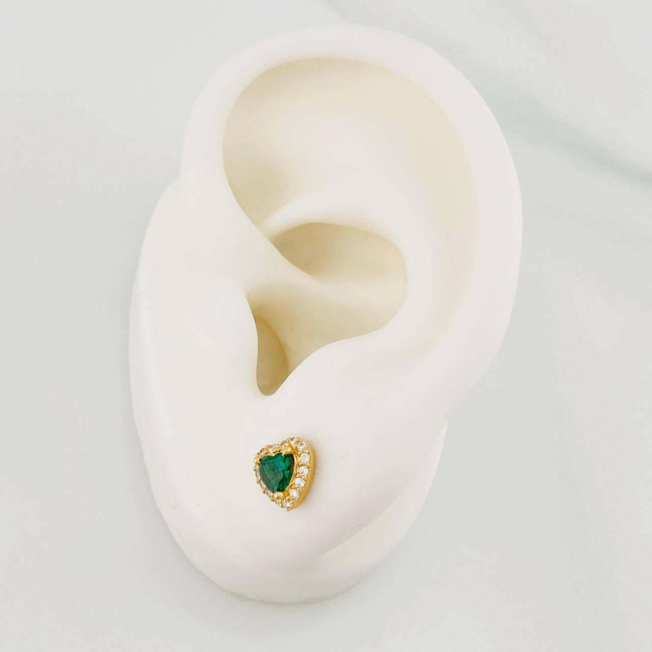 Topos Halo Corazón 1.55g / in / 6.6mm Oro Amarillo 18K
