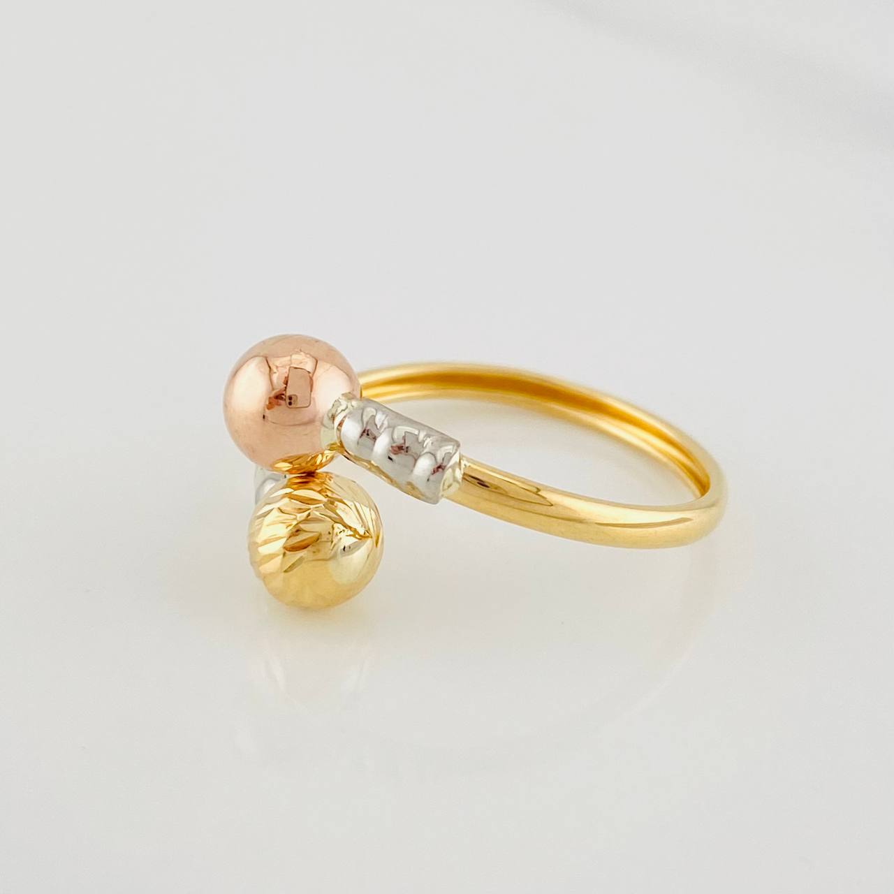 You and Me Ring 1.45g / T8 1/4 Three Golds 18K