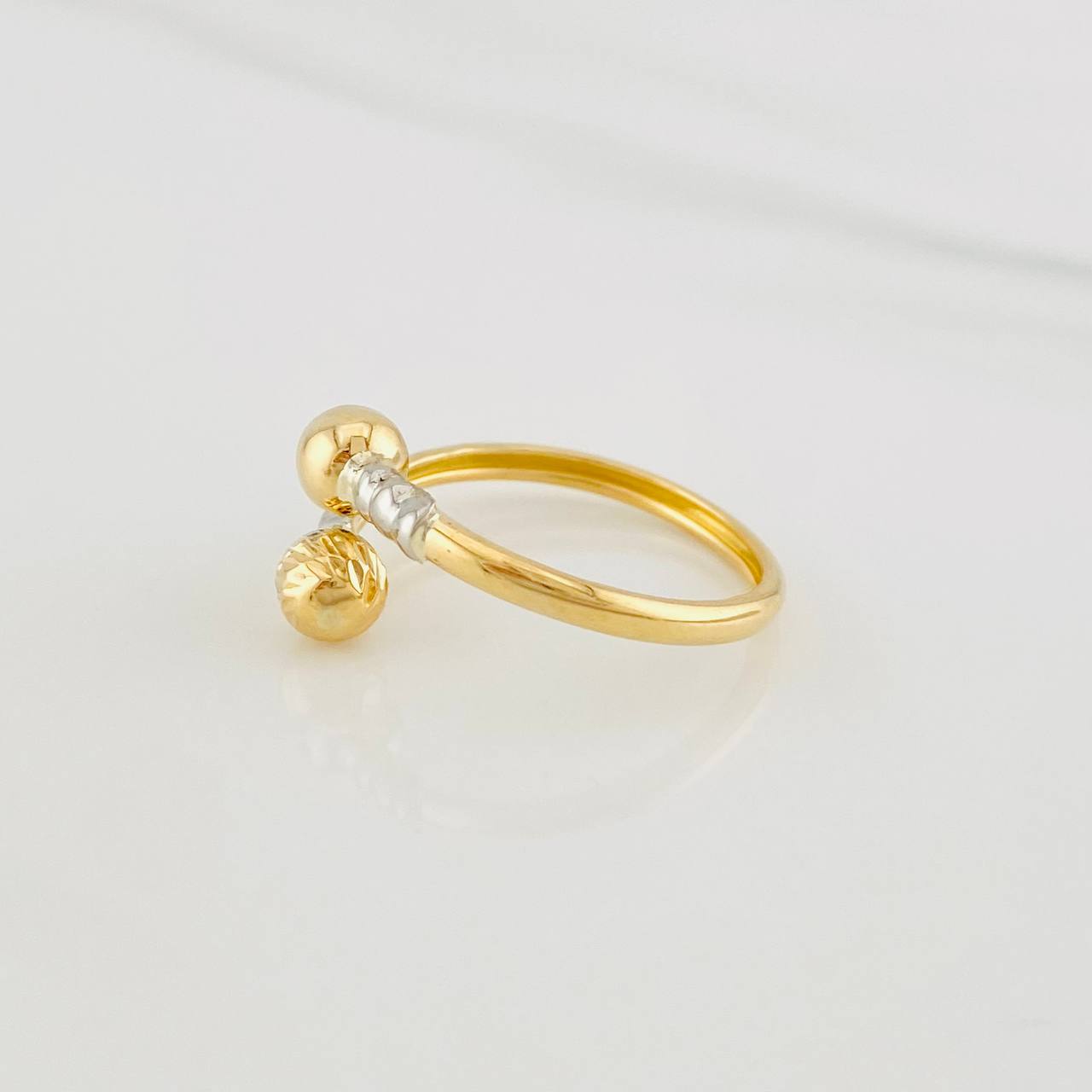 You and Me Ring 1.35g / T8 1/2 Two Golds Yellow White 18K