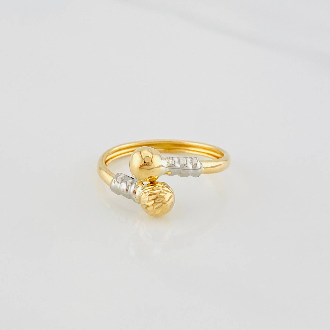 You and Me Ring 1.35g / T9 1/4 Two Golds Yellow White 18K