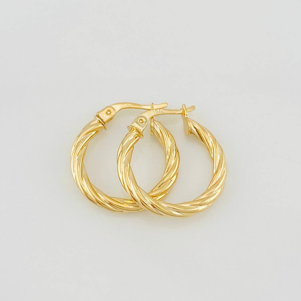 Candongas Mary 1.7g / 3/4 in Oro Amarillo 18K