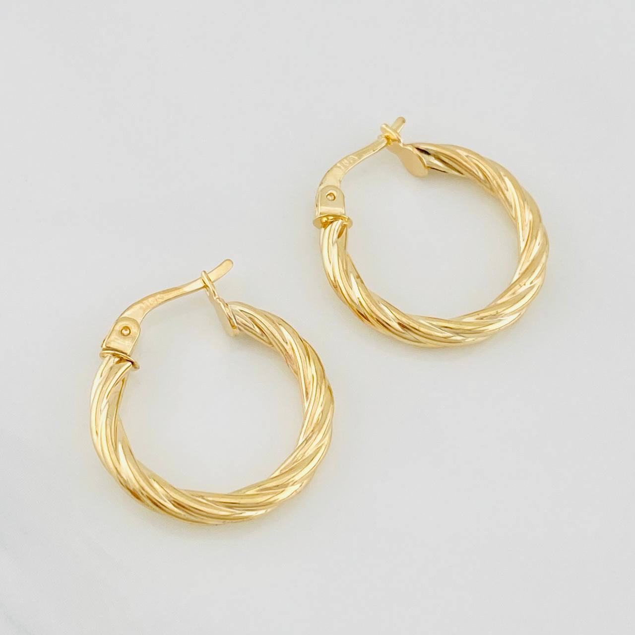 Candongas Mary 1.7g / 3/4 in Oro Amarillo 18K