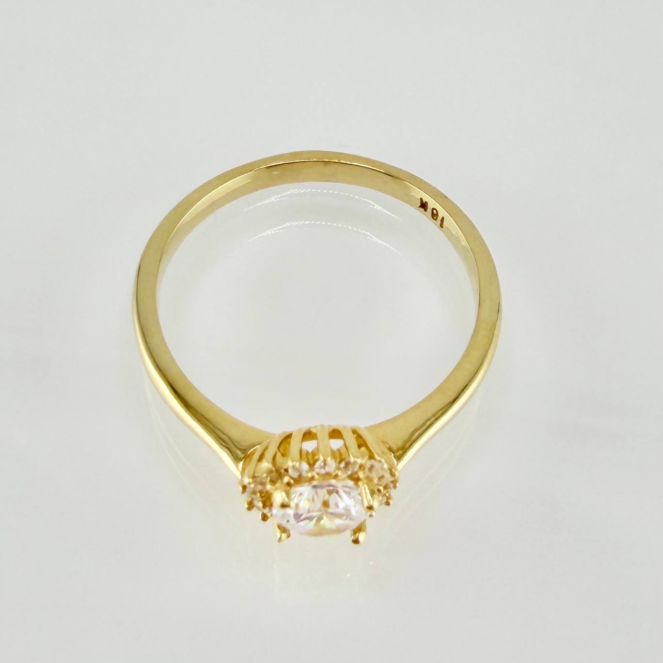 Anillo Solitario Flor Tupida 2.6gr / T7 1/4 / Oro Amarillo 18K