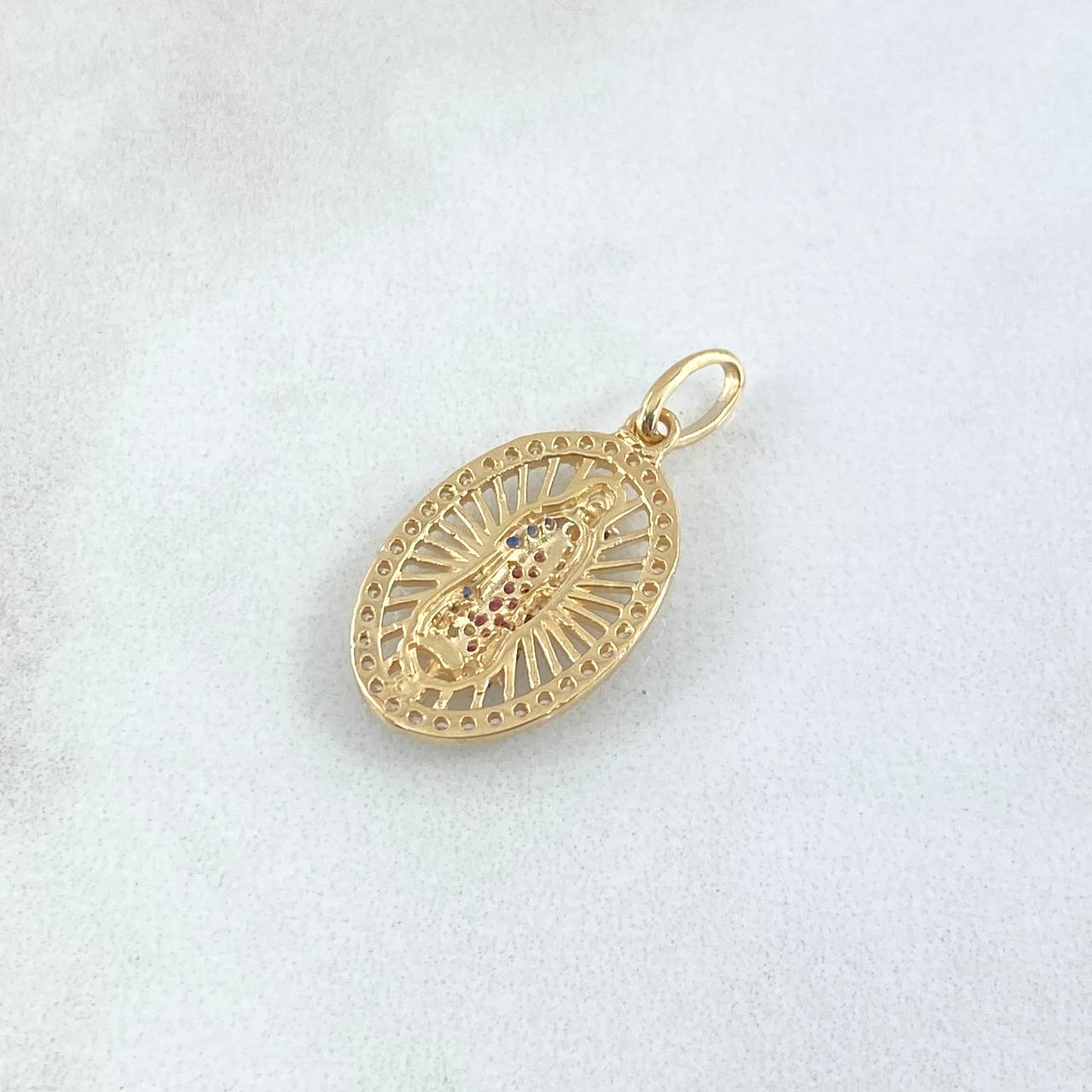 Dije Virgen Guadalupe Ovalo Filigrana 2.3gr / 2.6cm / Circones Blancos Azules Fucsias Oro Amarillo 18K ©