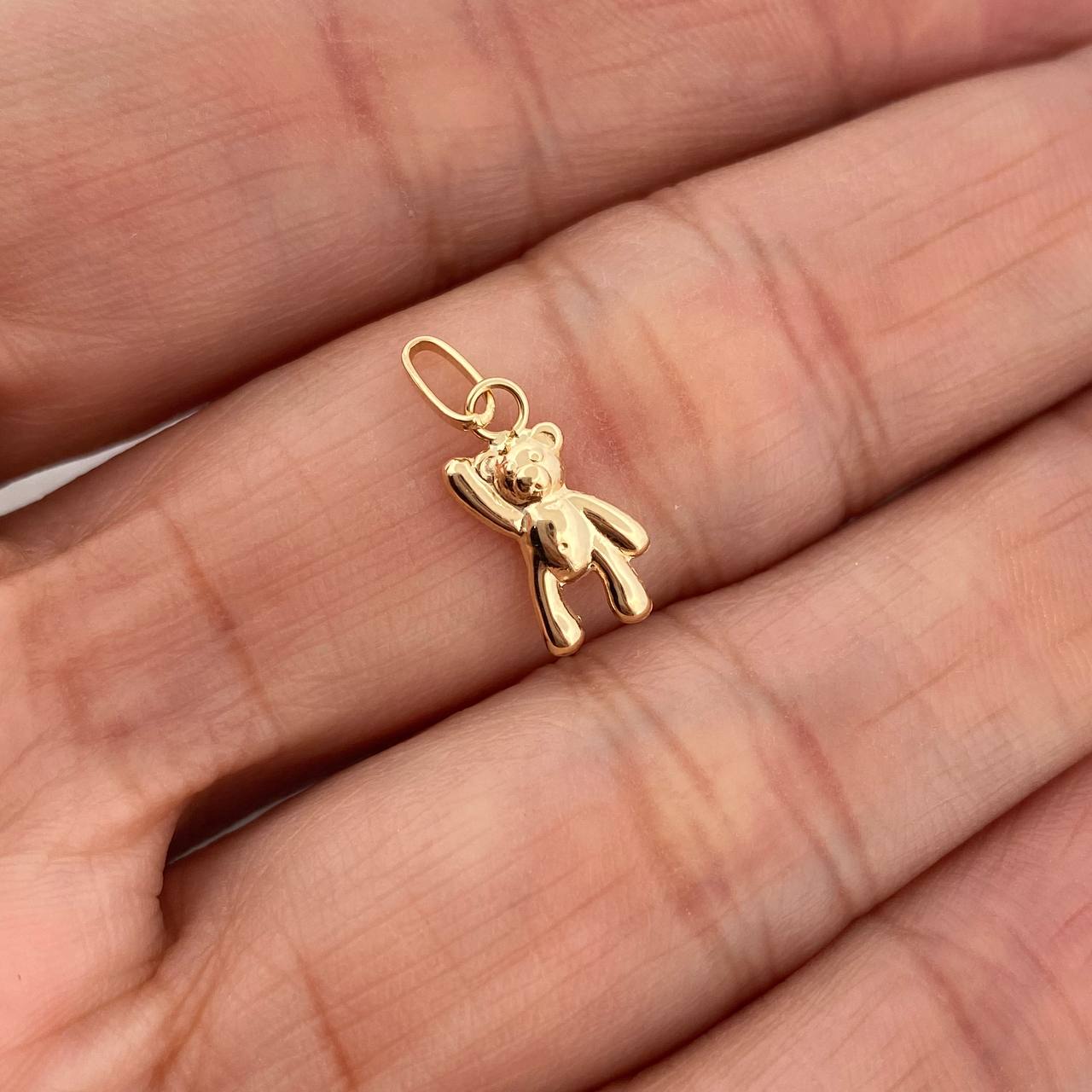 Dije Oso Mano Arriba 0.35gr / 3/4 in / Oro Amarillo 18K %