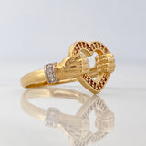 Anillo Manos Corazon 4.1gr / T7 1/2 / Dos Oros Amarillo Blanco 18K $
