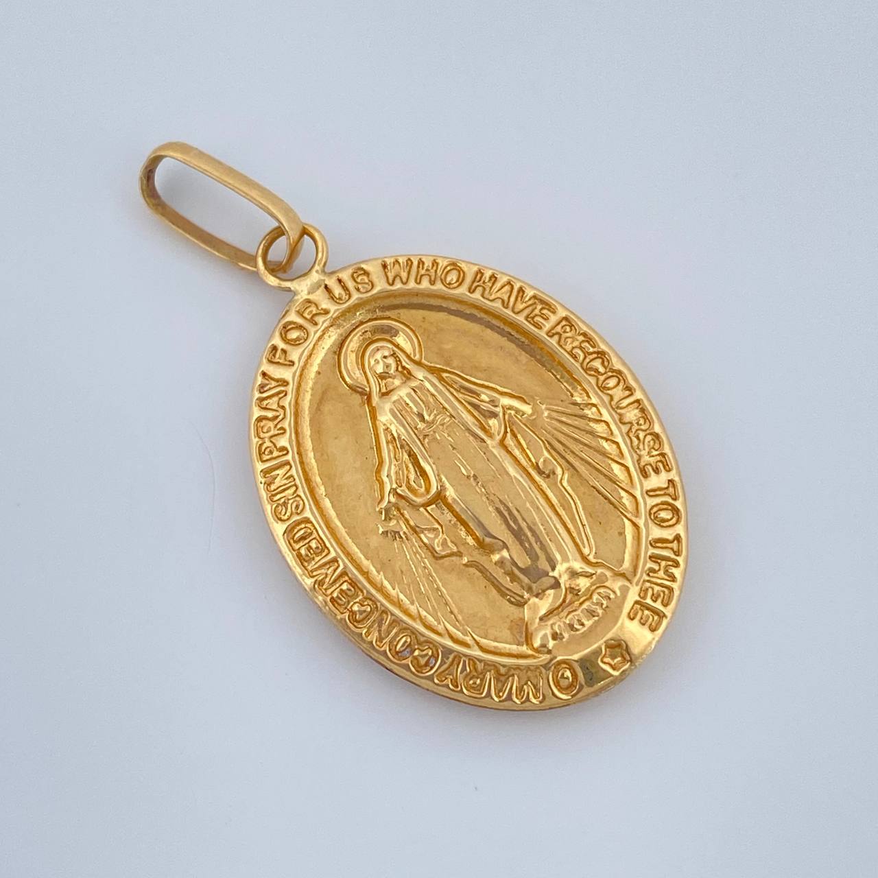 Dije Virgen Milagrosa 1.95gr / 1 1/4 in / Oro Amarillo 18K $