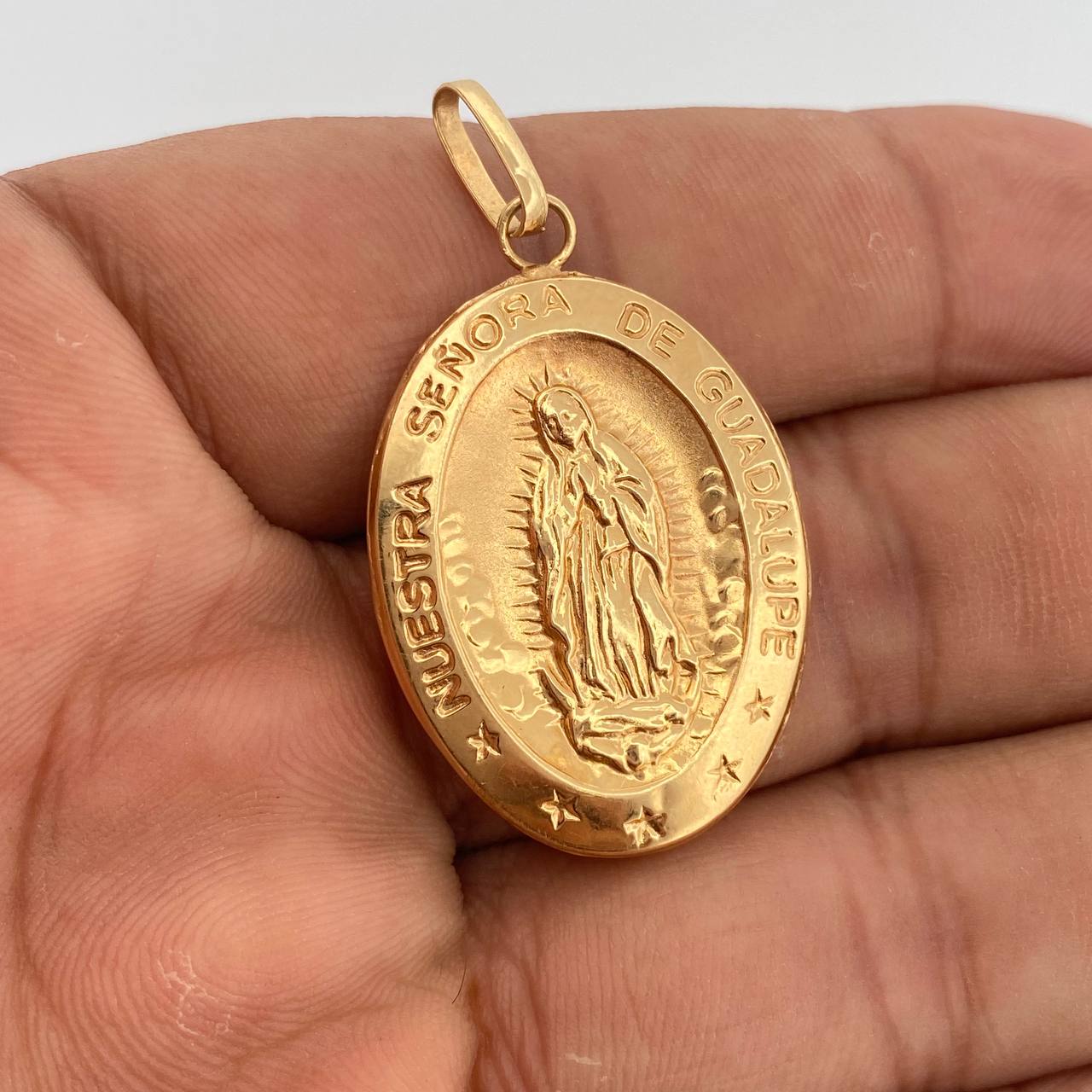 Dije Virgen De Guadalupe 3.05gr / 1 3/4 in / Oro Amarillo 18K $
