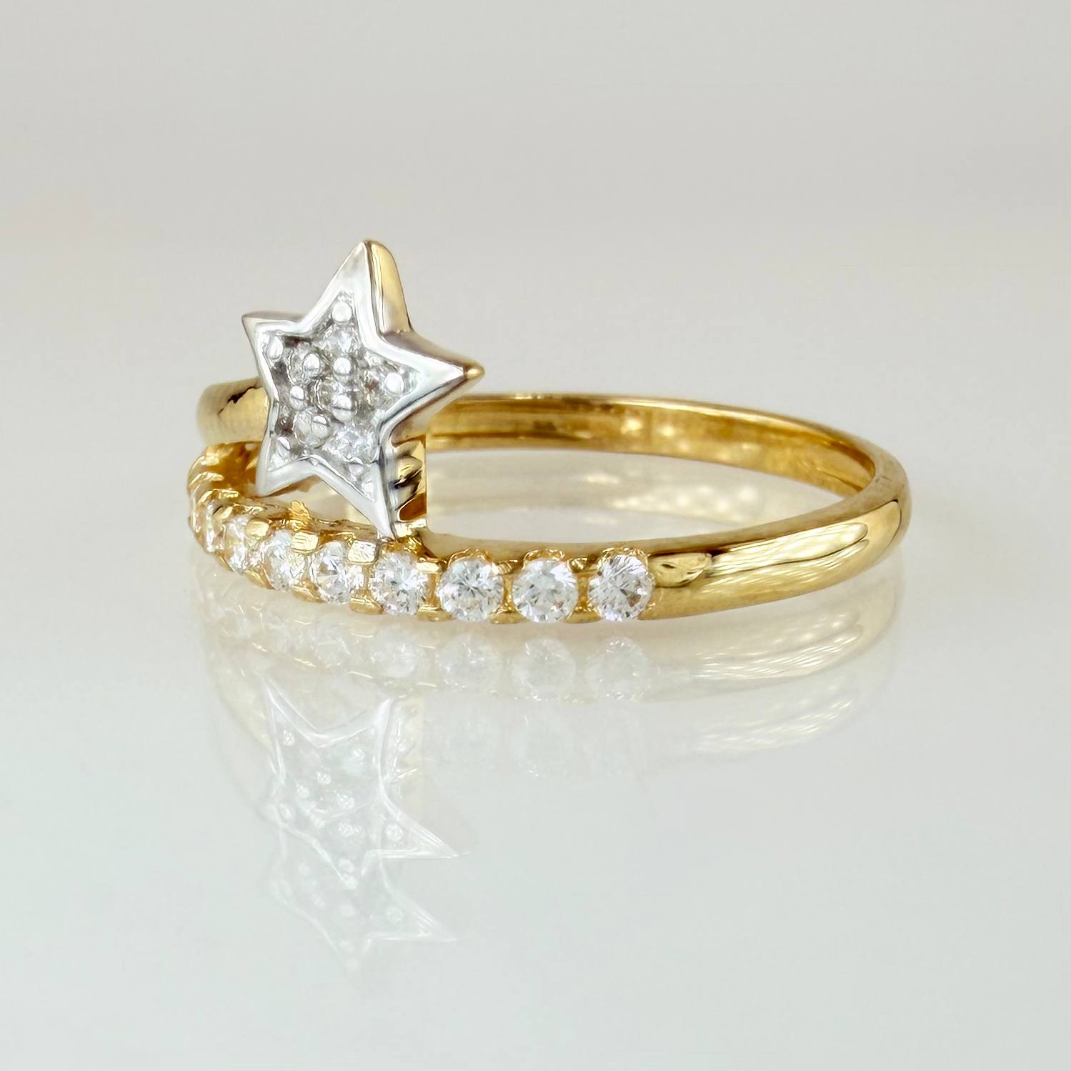 Anillo Estrella Fugaz 1.8gr / T6 1/4 / Oro Amarillo 18K ©