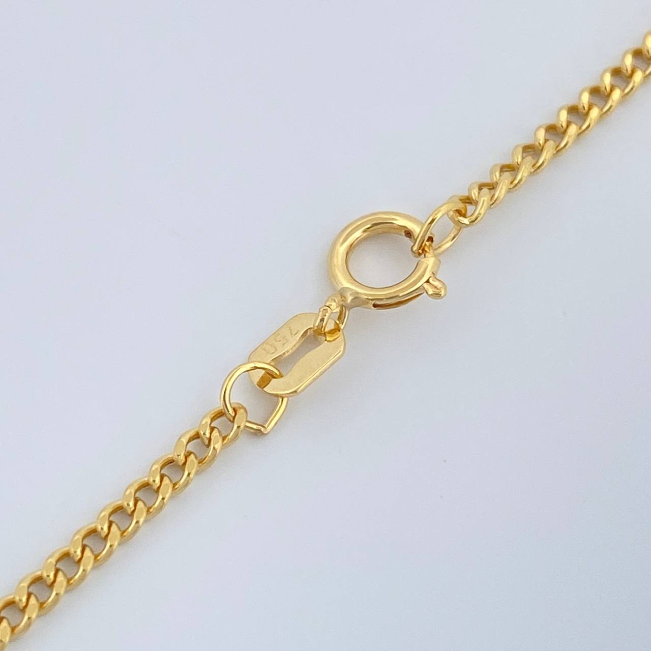 Cadena Cubana 3gr / 23 1/2 in / 1.78mm Oro Amarillo +1 18K %