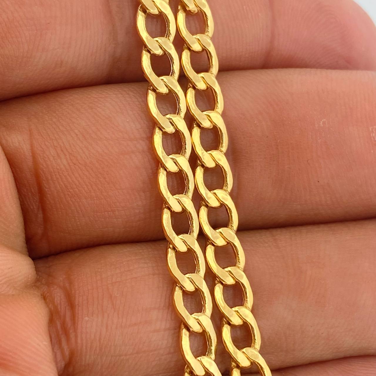 Cadena Cubana 13.6gr / 23 1/2 in / 5.07mm Oro Amarillo +1 18K %