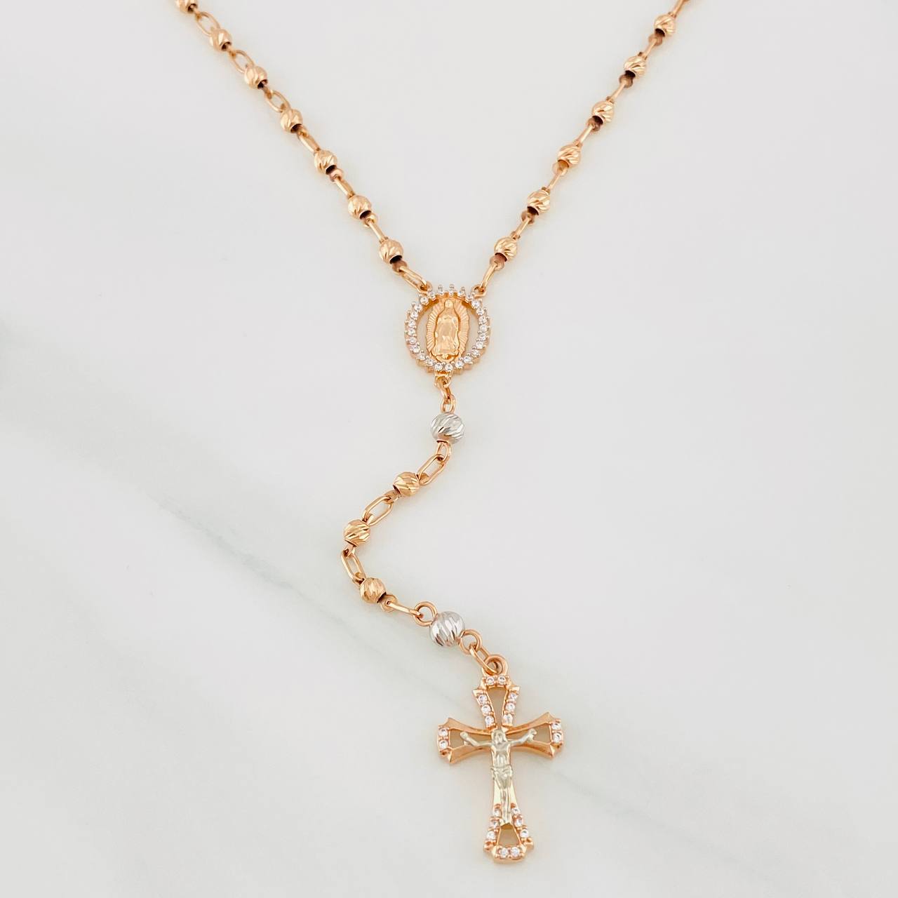 Rosario Virgen de Guadalupe 11.75g / 22 in / 3mm Dos Oros Blanco Rosa 18K