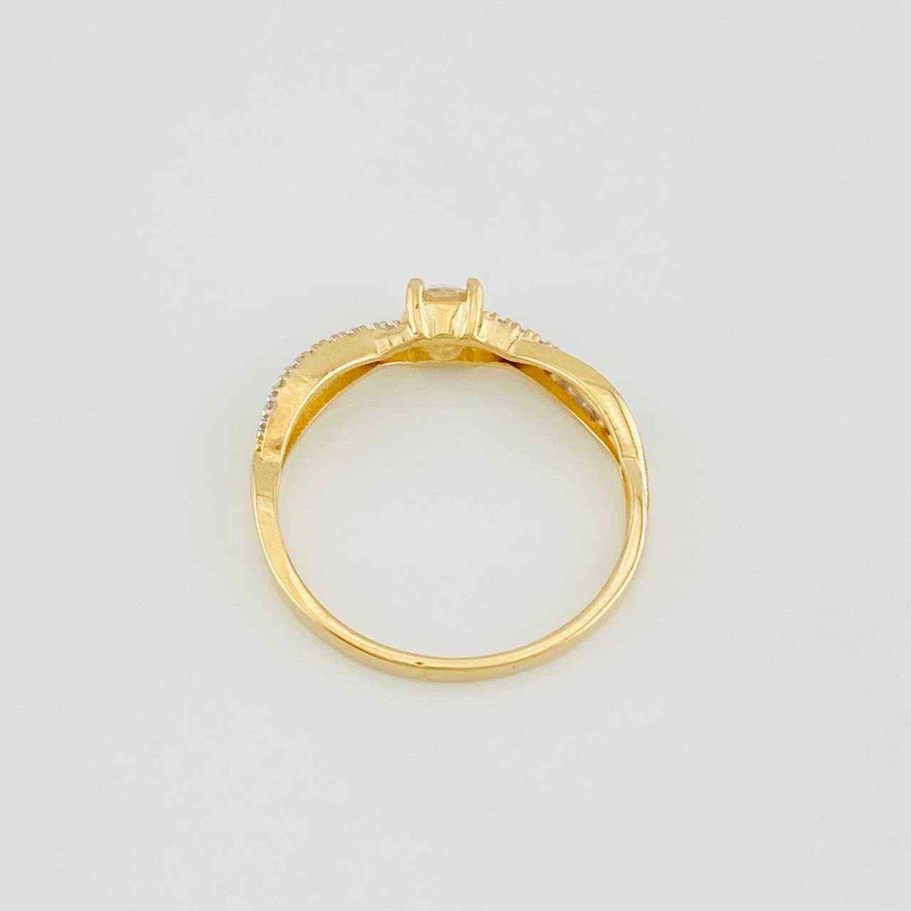 Anillo Solitario Entrelazado 2.1g / T7 1/2 Dos Oros Amarillo Blanco 18K