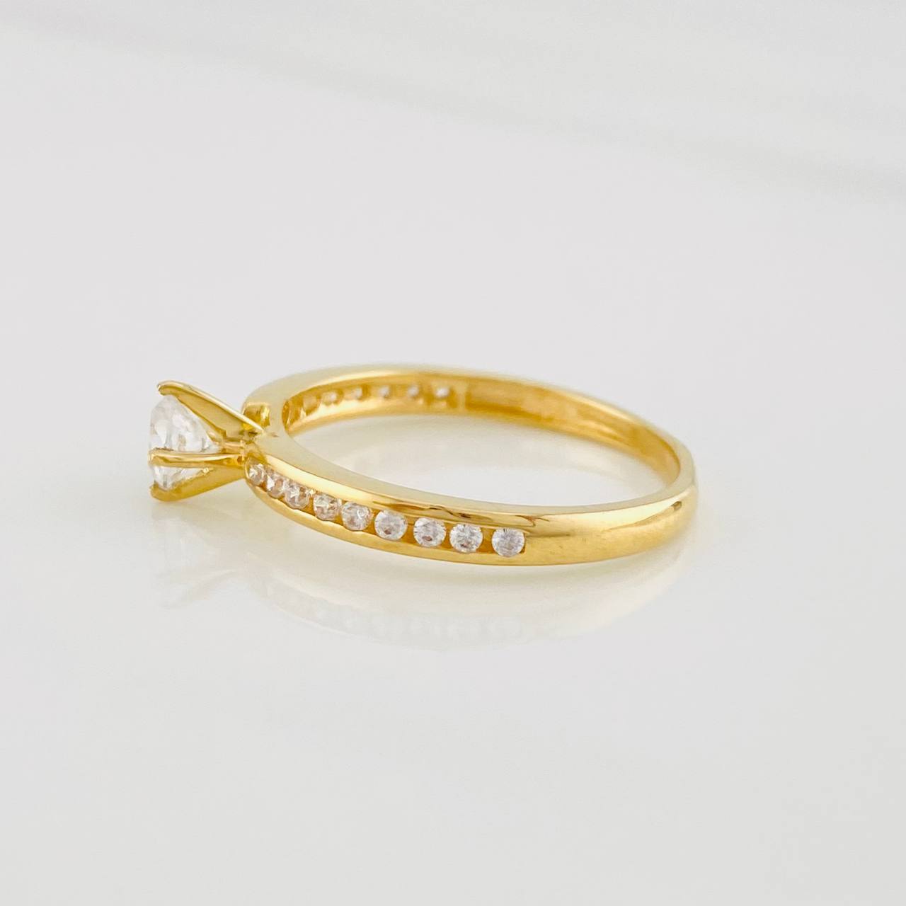 Solitaire Churumbela Ring 2.05g / T6 Yellow Gold 18K