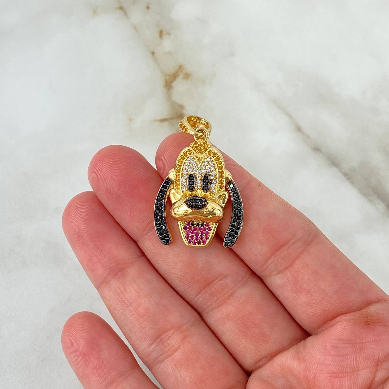 Pendant Dog 8.55gr / 3.7cm / White Yellow Black Fuchsia Zircons Yellow Gold ©