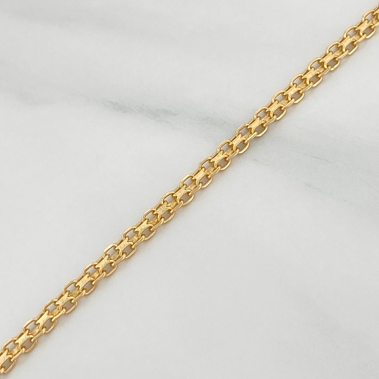 Pulso Chino 2.25gr / 7 3/4 in / 2.45mm Oro Amarillo +1 18K $