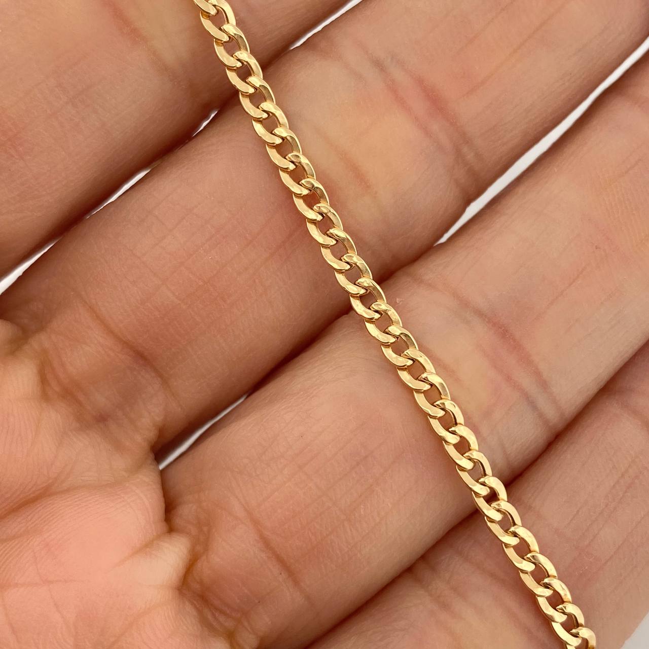Pulso Cubano 1.15gr / 8 1/4 in / 2.5mm Oro Amarillo +1 18K $