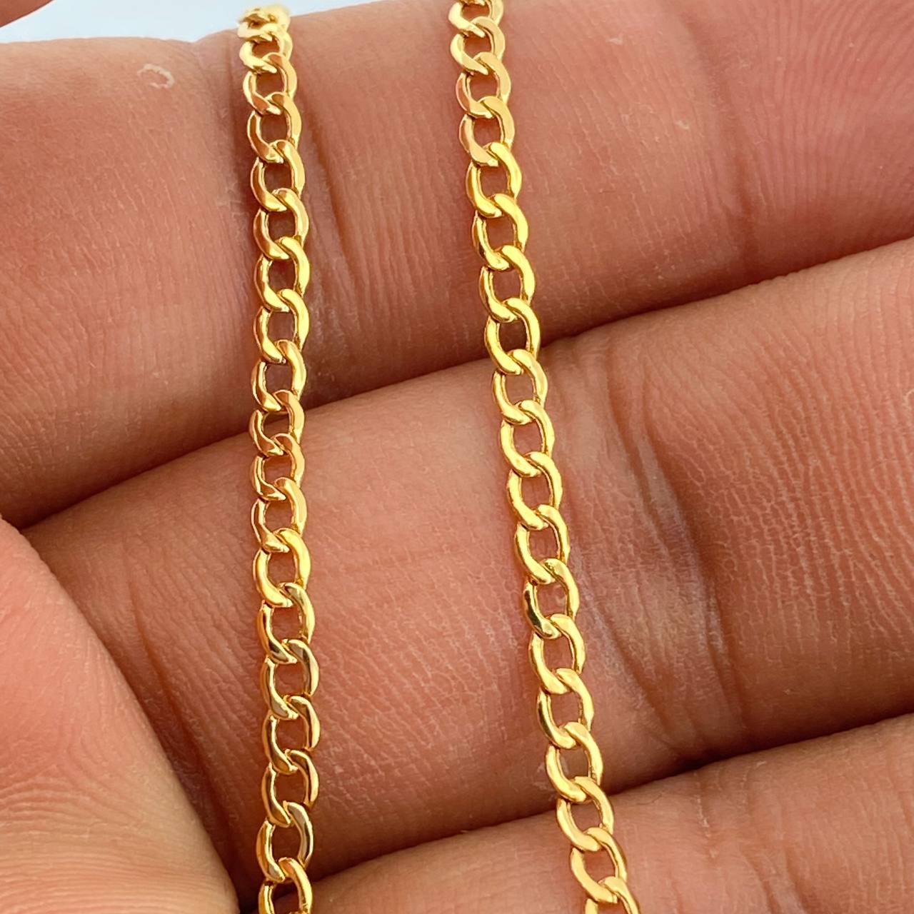 Cadena Cubana 2.65gr / 17 3/4 in / 2.2mm Oro Amarillo +1 18K &
