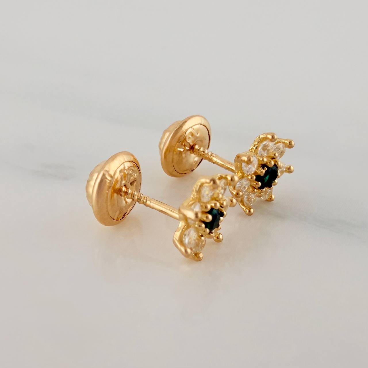 Topos Flor 0.95gr / 4mm Oro Amarillo 18K &