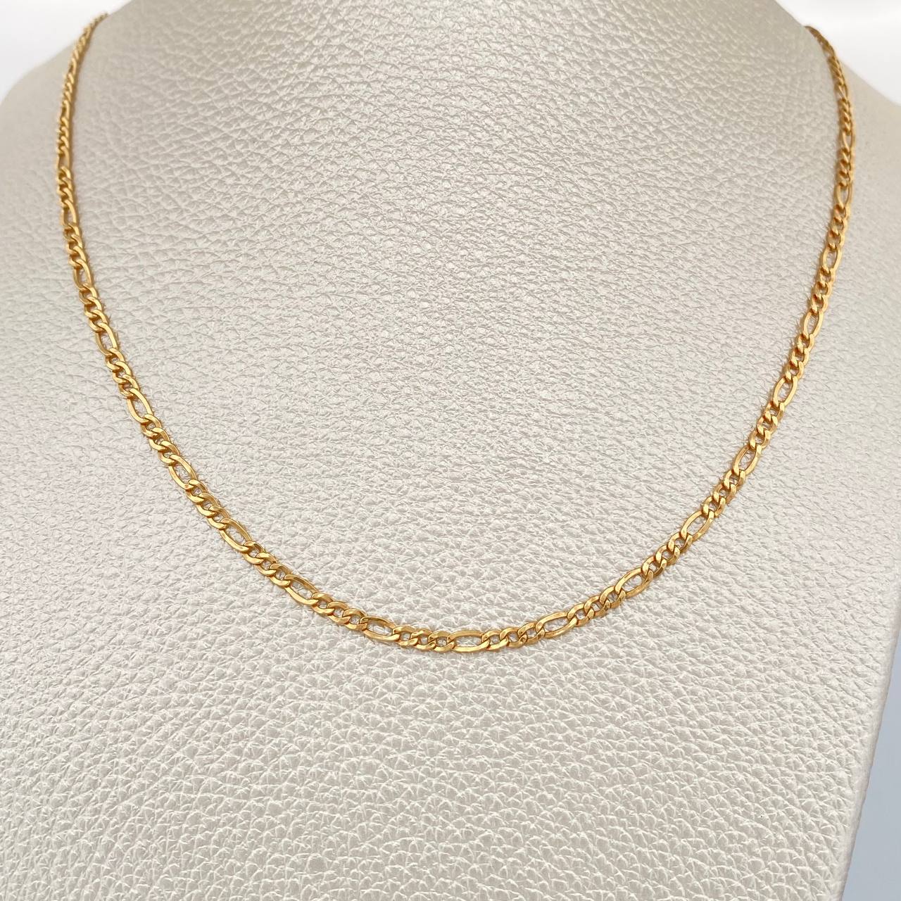 Cadena Figaro 3.9gr / 25 in / 2.46mm Oro Amarillo +1 18K %