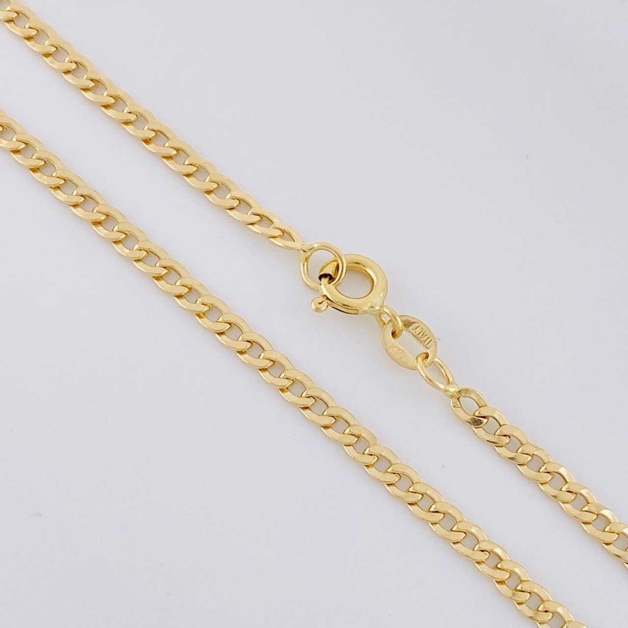 Cadena Cubana 4.2g / 18 in / 2.8mm Oro Amarillo 18K