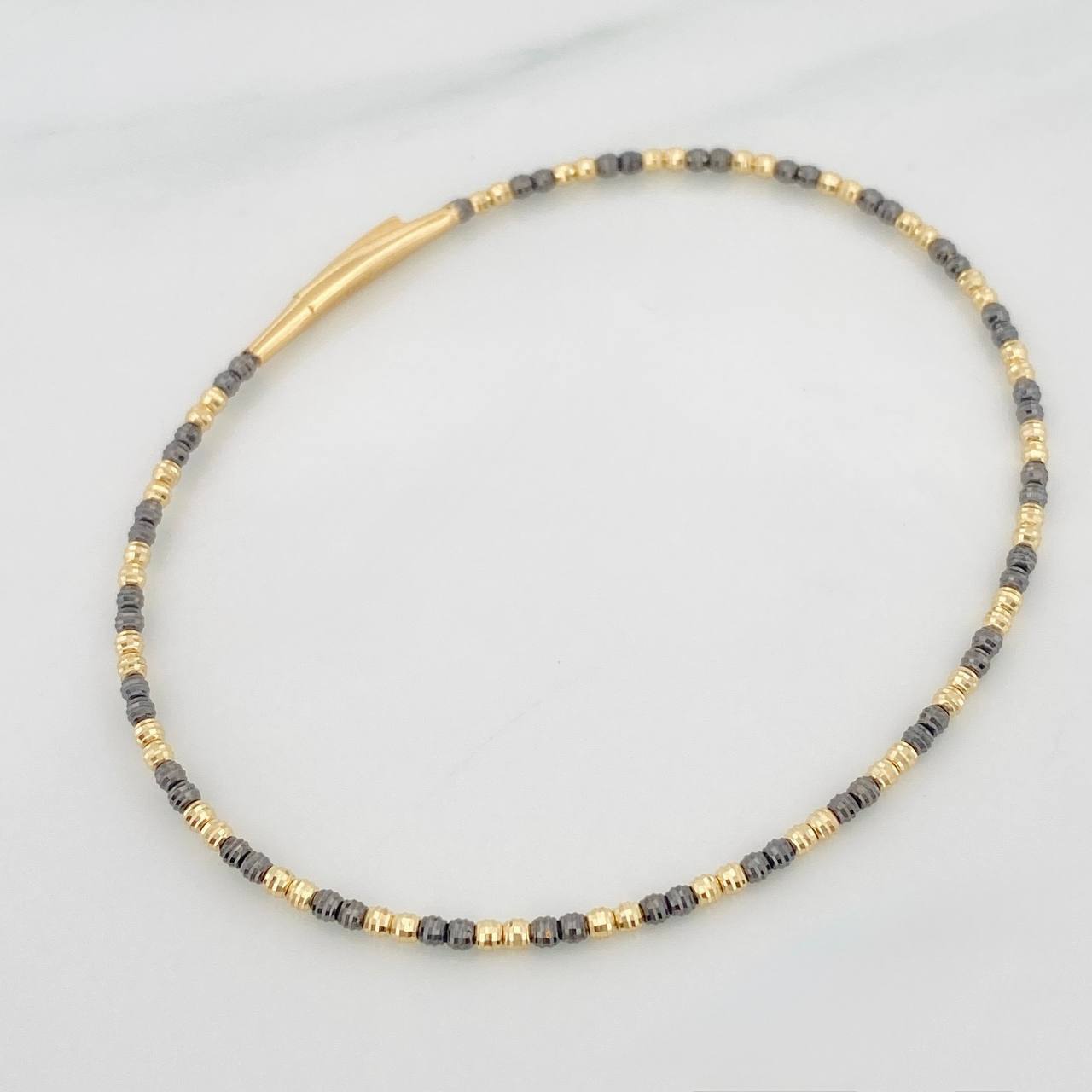 Diamond Cut Hoop Bracelet 2.85 g / 6 3/4 in / 1.65 mm Two-Tone Black Yellow 18K Gold