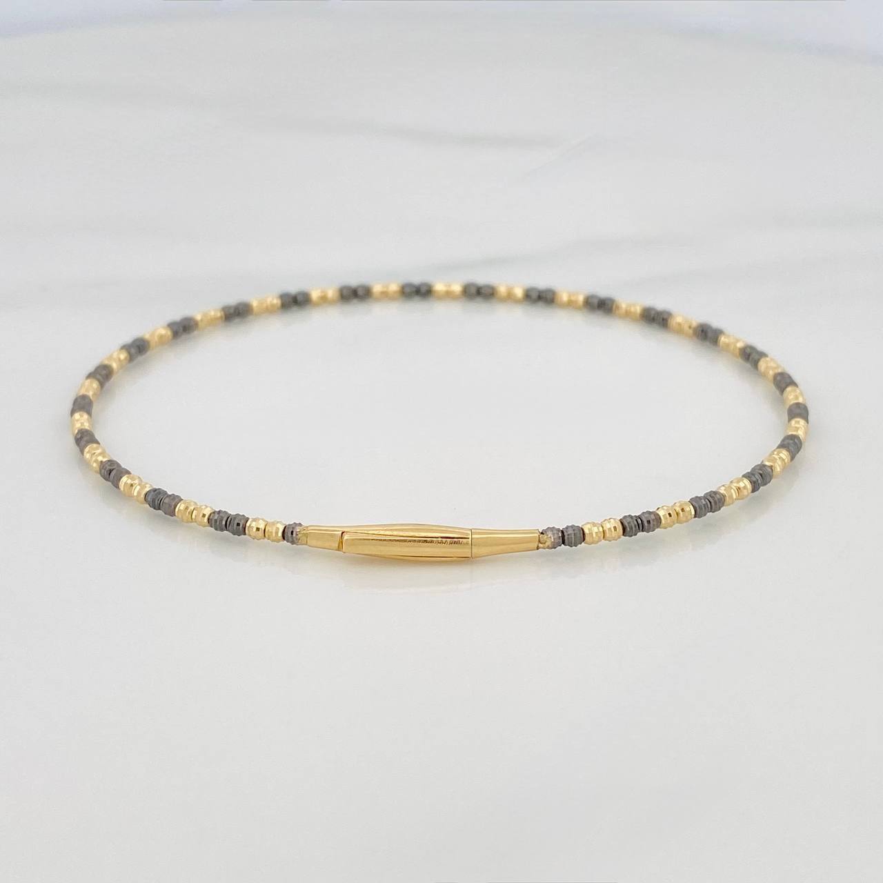 Diamond Cut Hoop Bracelet 2.85 g / 6 3/4 in / 1.65 mm Two-Tone Black Yellow 18K Gold
