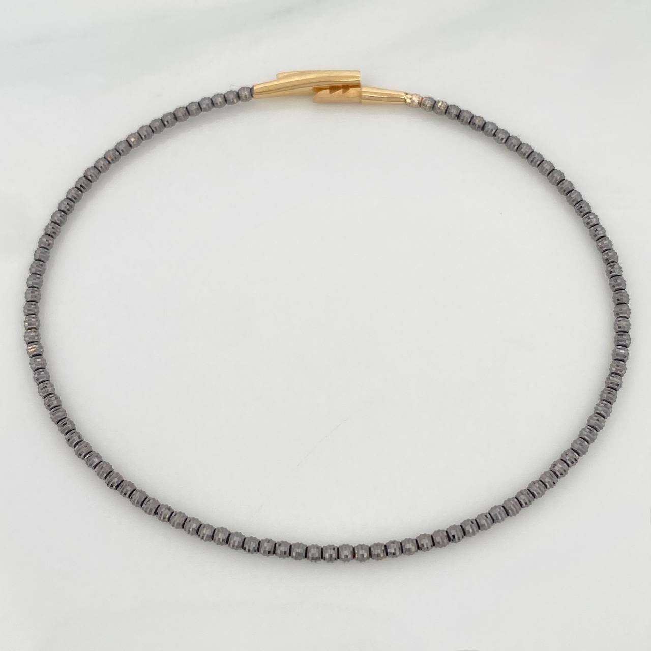 Diamond Cut Bracelet Hoop 2.75 g / 7 in / 1.7 mm Two-Tone Black Yellow 18K