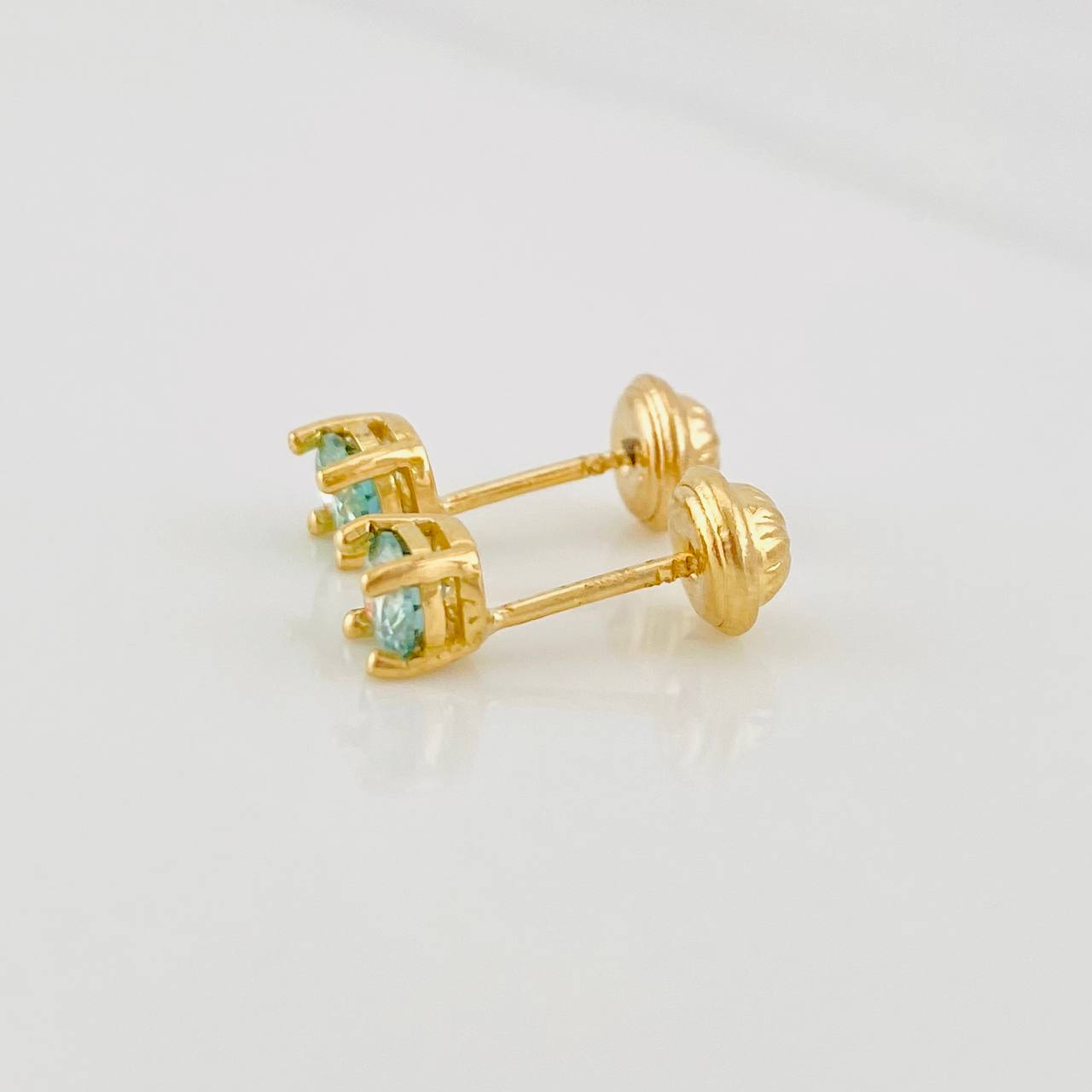 Topos Cuatro Garras Moisanita 33 pts 1.15g / in / 4.5mm Oro Amarillo 18K