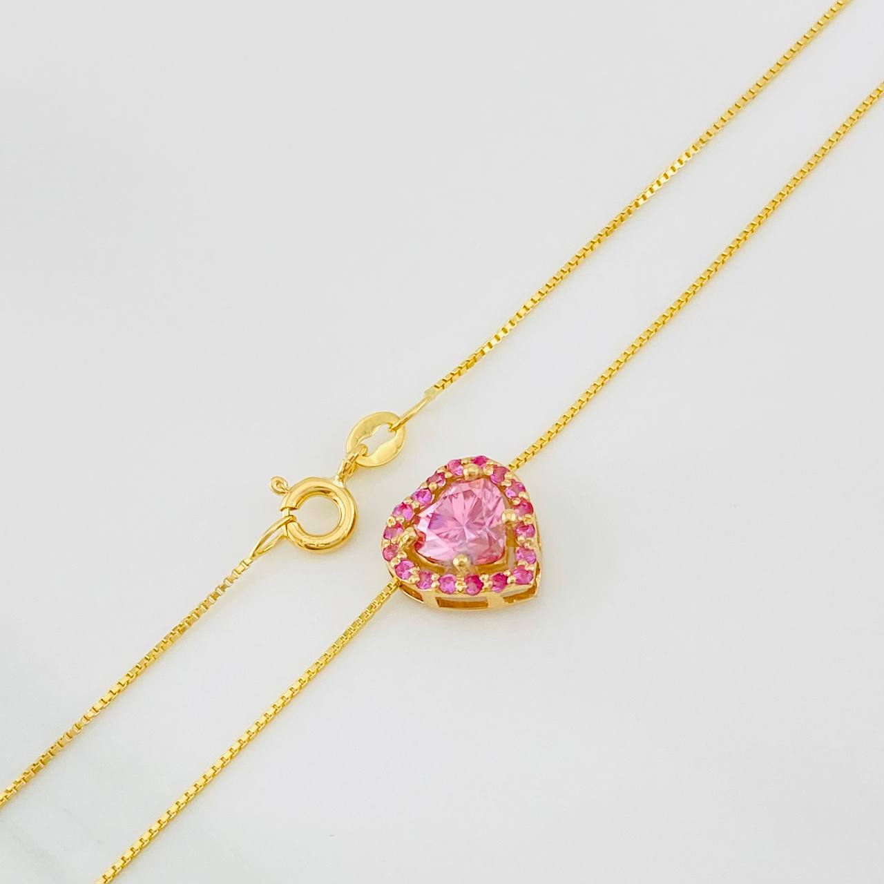 Cadena Veneciana Corazon Moisanita 1.18 qts 2.9g / 18 in / 0.7mm Oro Amarillo 18K
