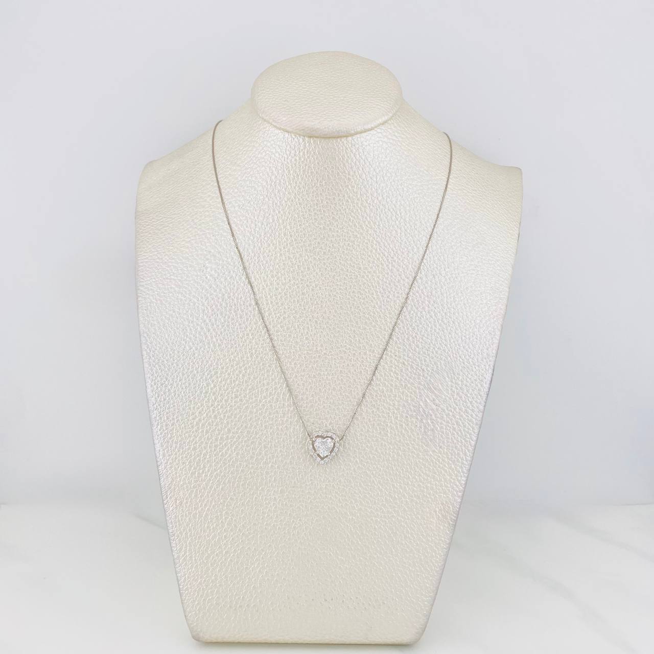 Cadena Veneciana Corazon Moisanita 1.18 qts 2.25g / 18 in / 0.7mm Oro Blanco 18K