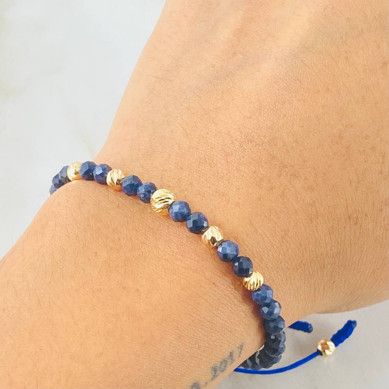 Blue Celestial Sapphire Bracelet 5mm-4mm 7 pcs 18K Yellow Gold (A.C)