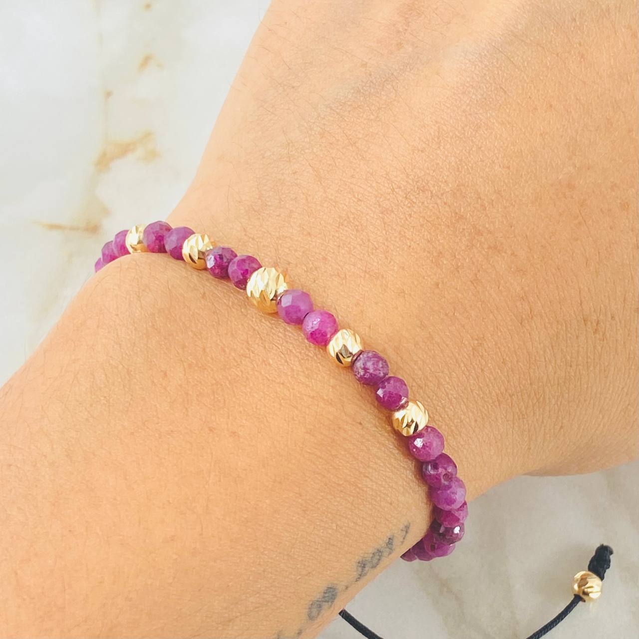 Black Bracelet Rubies Vermilion 5mm-4mm 7 pcs 18K Gold