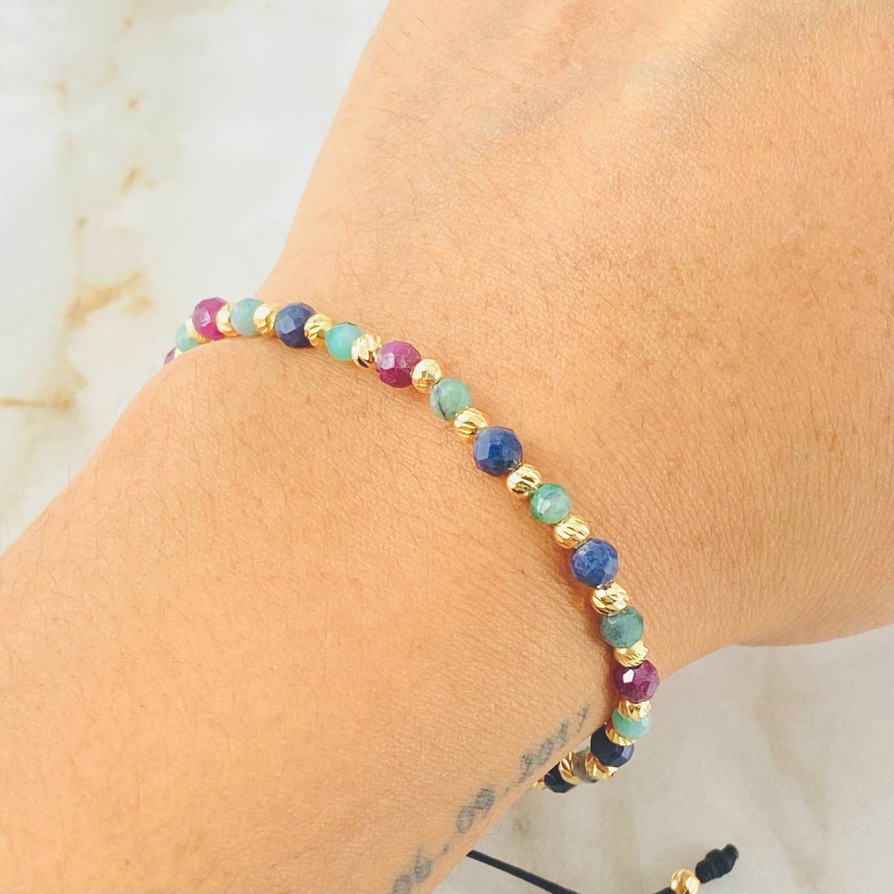 Black Triad Gemstone Bracelet 3mm 21 pcs 18K Gold