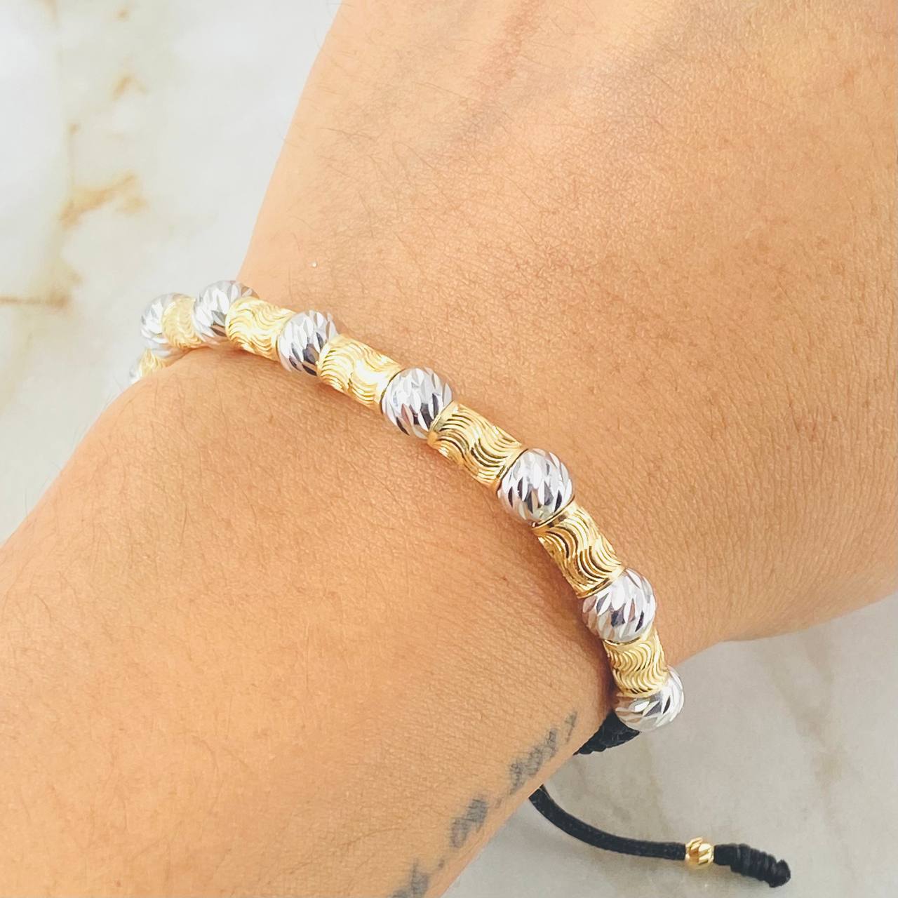 Black Bracelet Segmented Lunar Cylinders 2.9gr / 1.1in / Two Tone 18K Gold