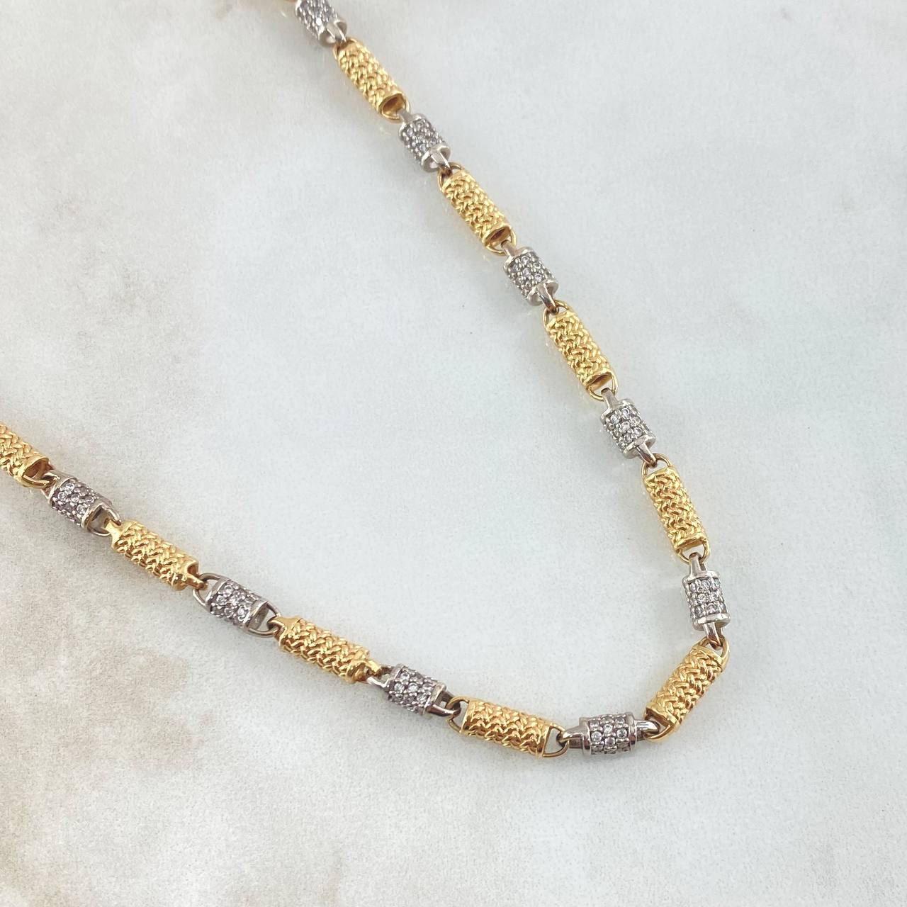 Cadena Rustica Cilindro Tejida 45.45gr / 65cm / Circones Blancos Dos Oros Amarillo Blanco 18K ©