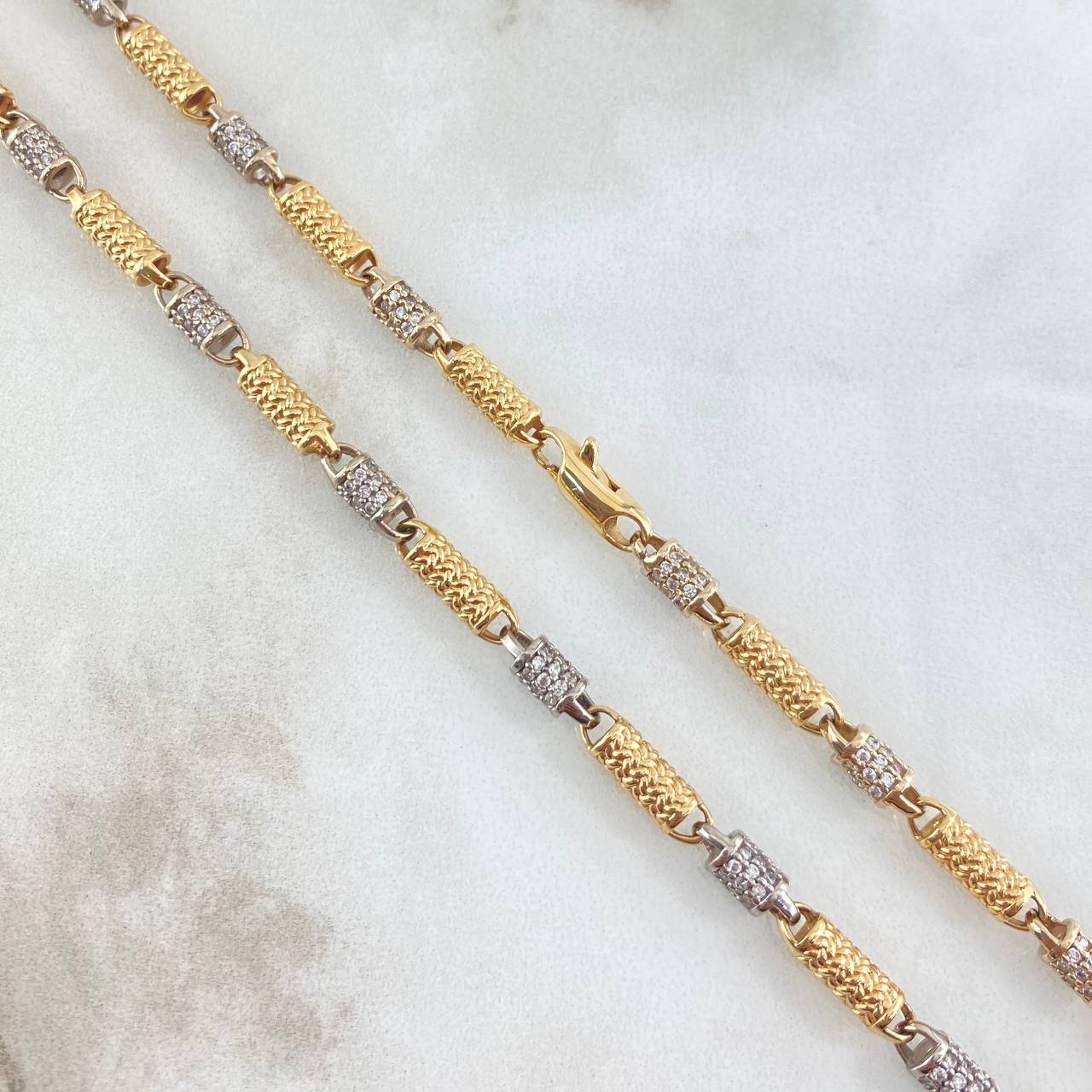 Cadena Rustica Cilindro Tejida 45.45gr / 65cm / Circones Blancos Dos Oros Amarillo Blanco 18K ©